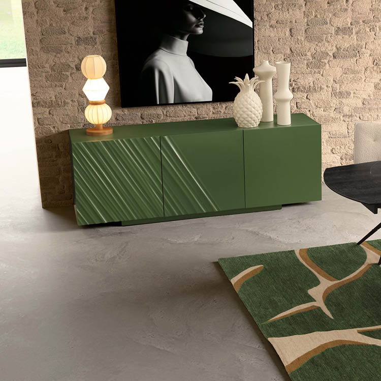 Un int rieur moderne avec un meuble vert textur , une lampe d corative, des objets d coratifs blancs, une table noire avec un pied central et un tapis vert  motifs beige.  Description g n r e par IA